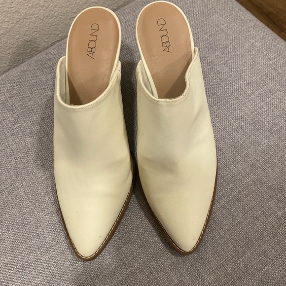 Booties used but it great condition - Picture 3 of 8